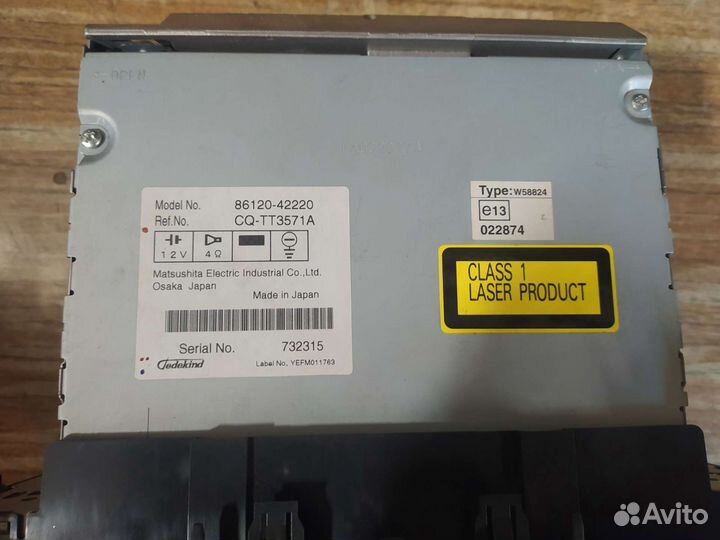 Штатная магнитола на Rav 4