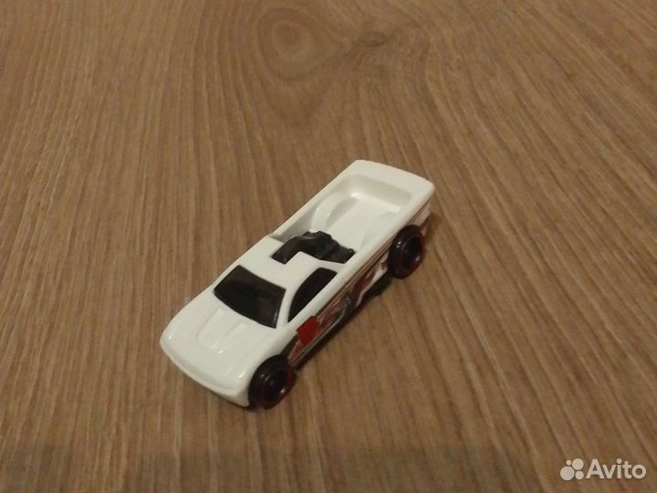 Модель из набора hot wheels