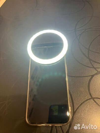 Кольцевая лампа на телефон