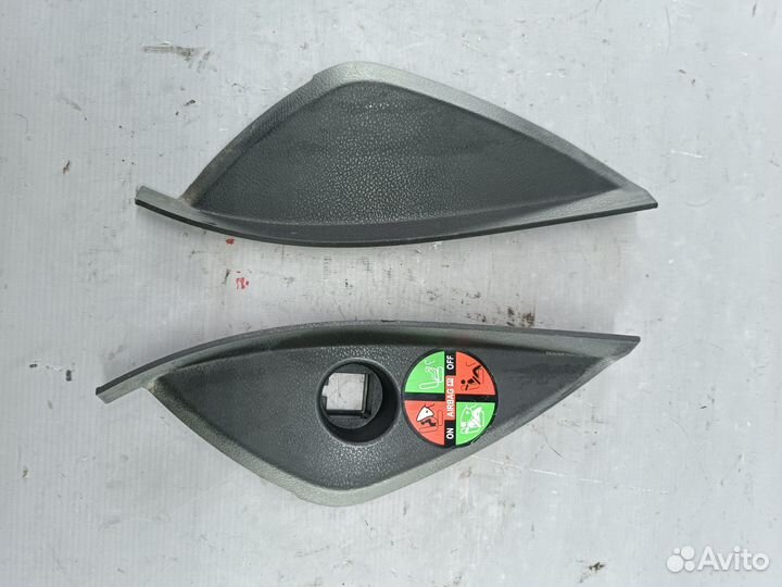 Накладка торпедо заглушка с торца LADA Vesta