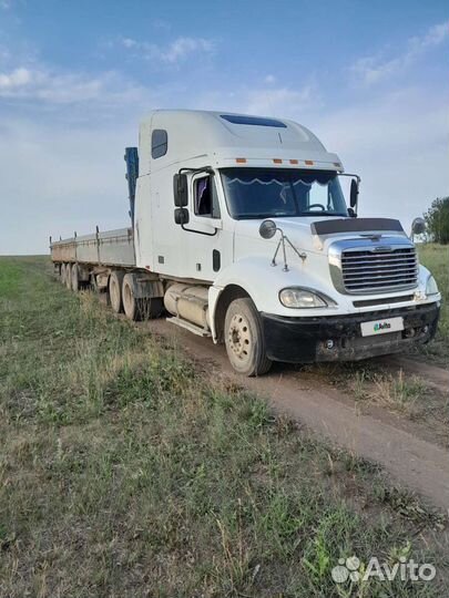 Freightliner CL120064ST с полуприцепом, 2004