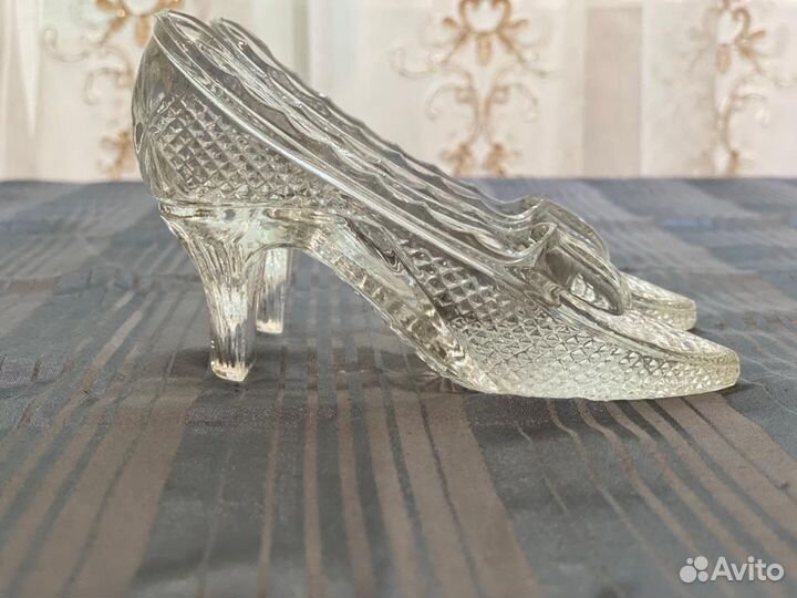 Бокалы,фужеры, рюмки, ваза хрустальная