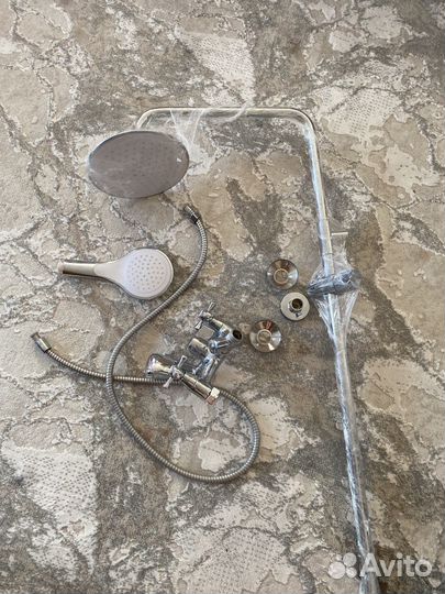 Смеситель для ванны с тропическим душем