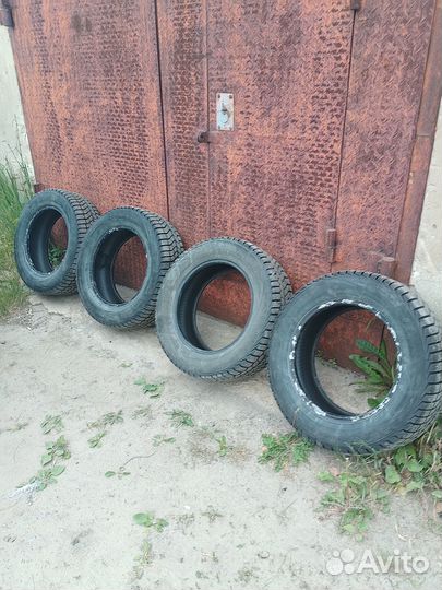 Viatti Brina Nordico V-522 215/60 R16 98T