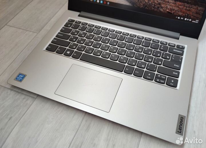 Lenovo новый/На гарантии\intel 4x 3100/SSD 128