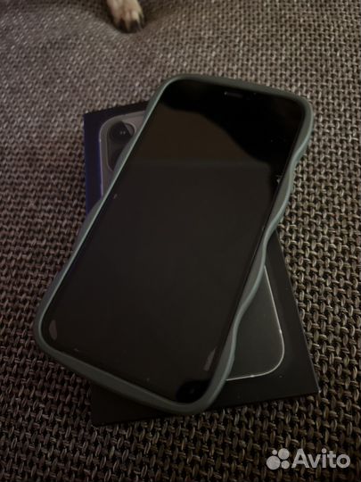 Телефон iPhone xr в корпусе 13 pro