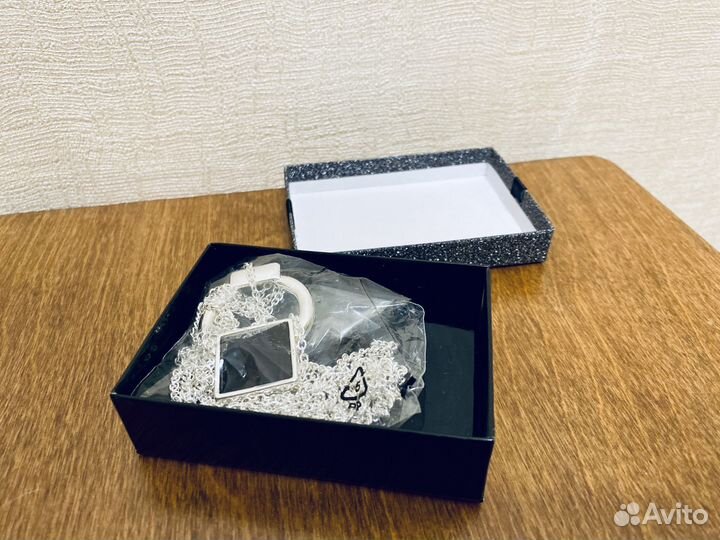 Украшение на шею
