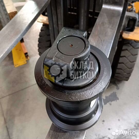 Каток опорный Liebherr R912lcew