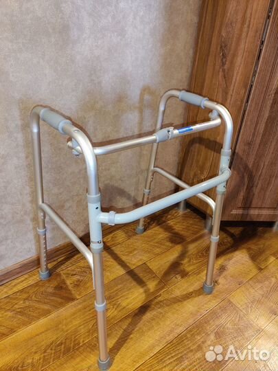 Ходунки-опоры шагающие