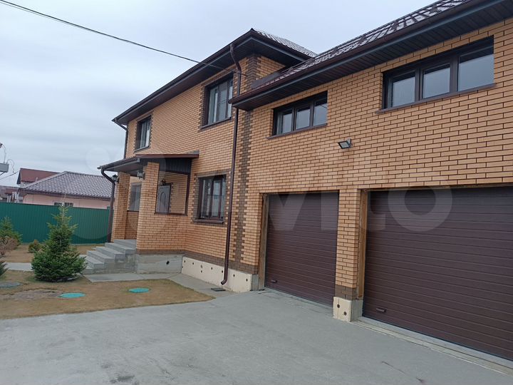 Коттедж 352,2 м² на участке 9,2 сот.