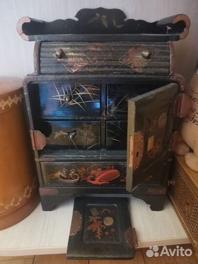 Антикварный настольный комод для украшений