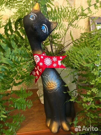 Статуэтка кошка