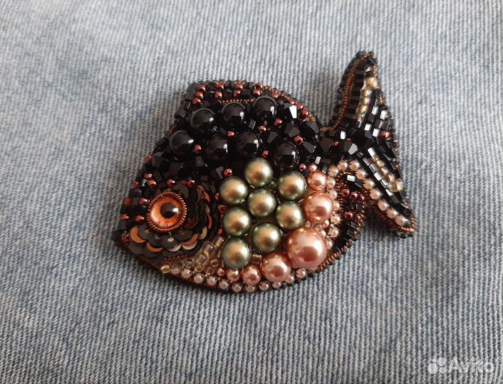 Брошь ручной работы 