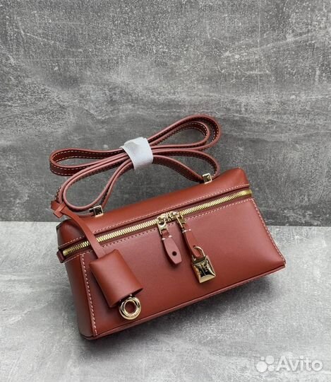 Маленькая сумка Loro Piana натуральная кожа