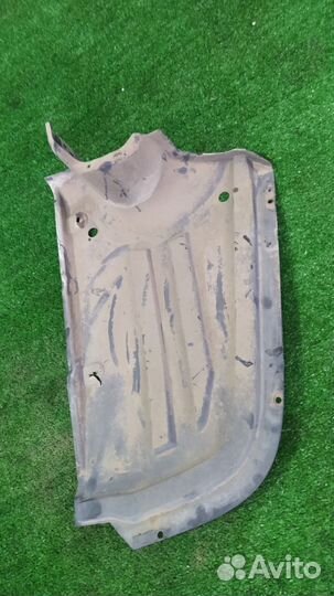 Защита днища кузова задняя правая Volkswagen