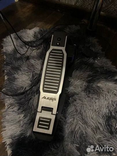 Электробарабаны Alesis Surge mesh kit