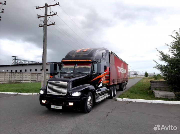 Freightliner Century с полуприцепом, 2003