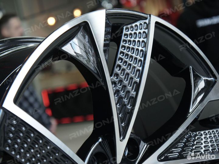 Литые диски RS7 R20 на Audi. Арт3138