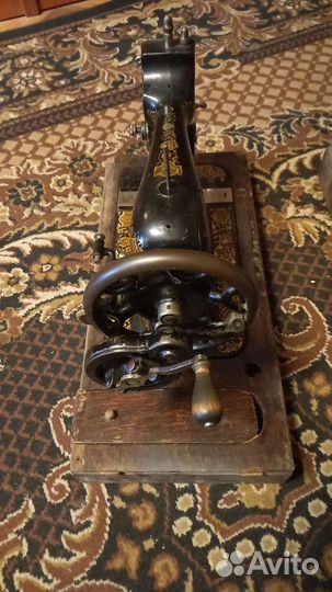 Ручная швейная машина 