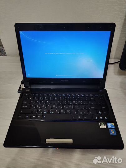 Asus ul80v