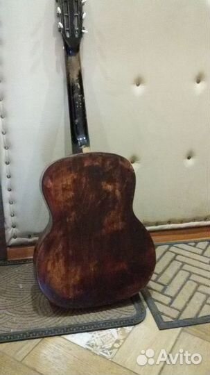 Акустическая гитара