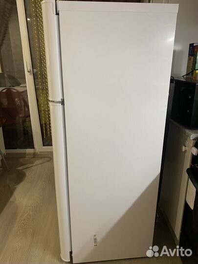 Холодильник indesit