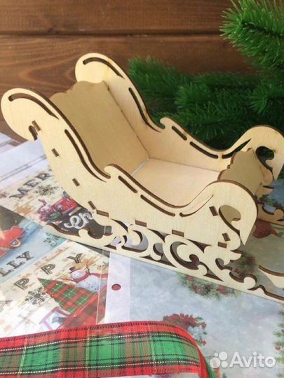 Сани новогодние