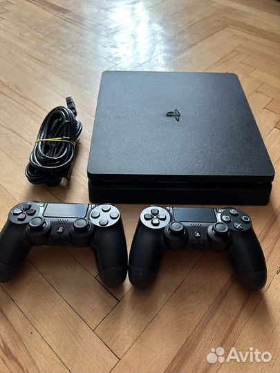 Sony PS4 slim 2 джойстика 400 игр
