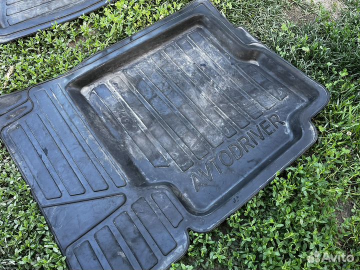Автомобильные коврики резиновые