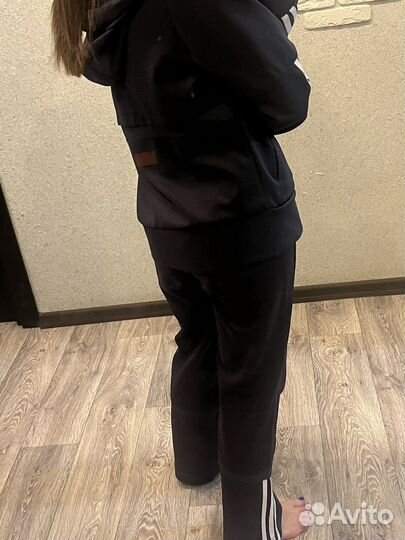 Спортивный костюм женский