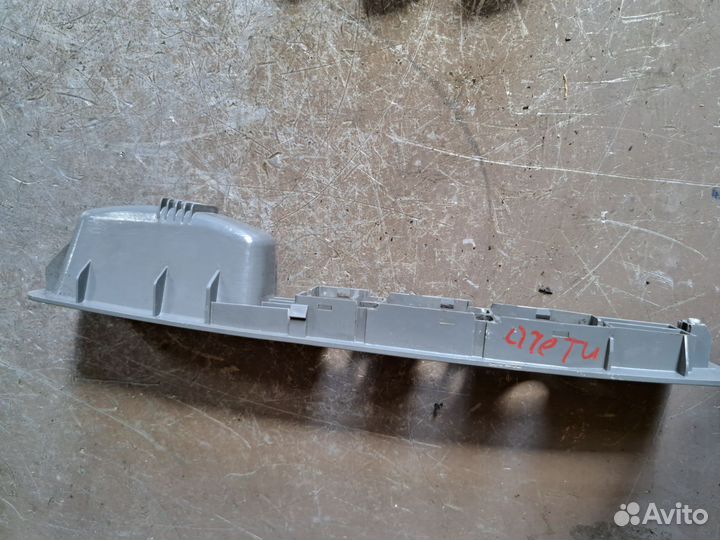 Накладка двери передний левый Chevrolet Lacetti