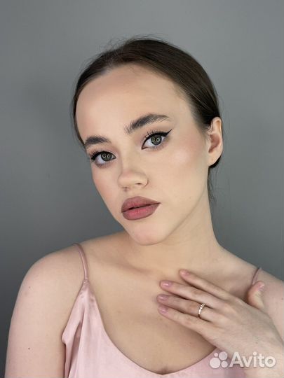 Модель на макияж