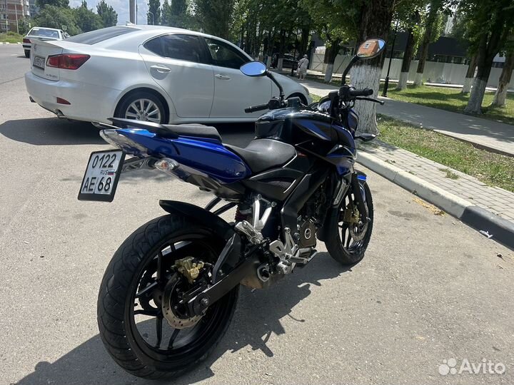 Moтоцикл Bajaj Pulsar NS200