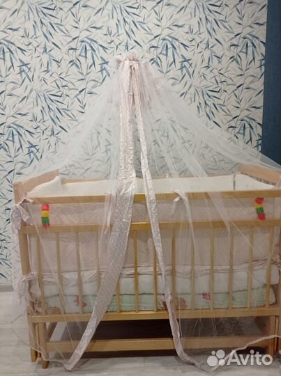 Бортики и балдахин с держателем в кроватку