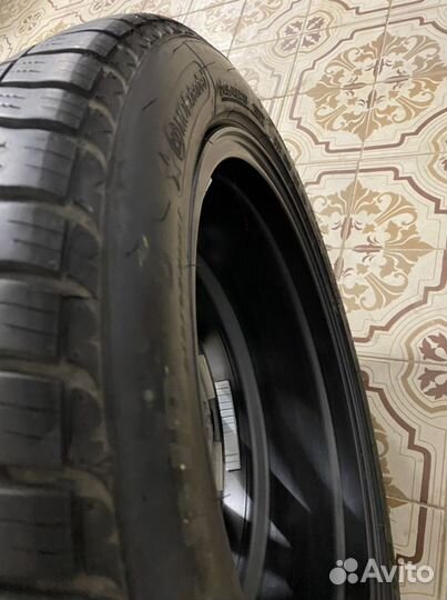 Goodyear UltraGrip 8 Performance 245/45 R18 V