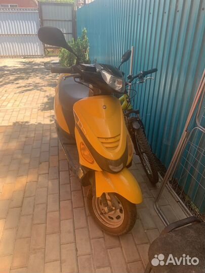 Продам скутер Racer