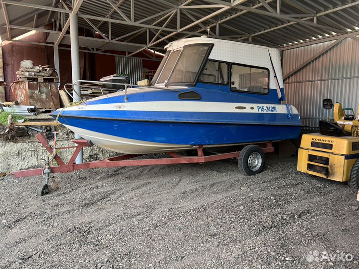 Катер Crosswind с кабино