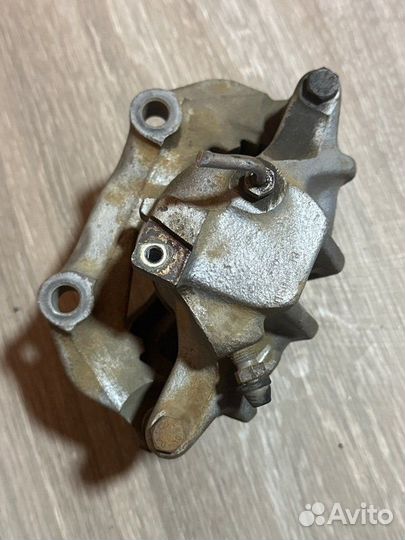 Суппорт тормозной передний левый Audi A4 B5 ADP