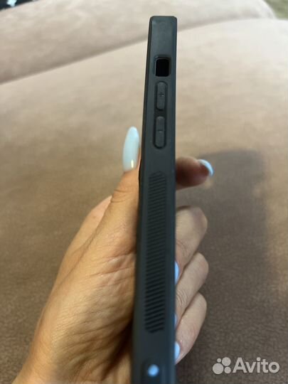 Кожаный чехол iPhone 13 с вышивкой Бульдожка