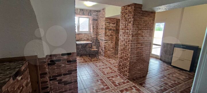 3-к. квартира, 106 м², 1/3 эт.