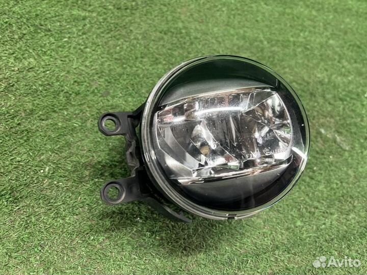 Птф правая Toyota Land Cruiser 200 (15-21) LED