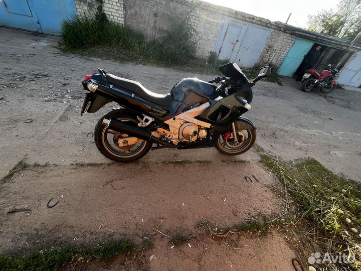 Kawasaki zzr400-2