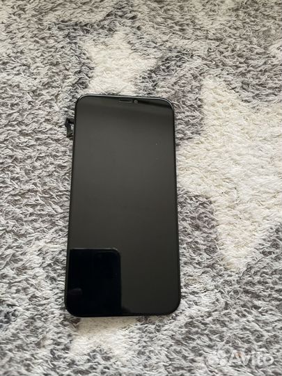 Дисплей на iPhone 12 pro