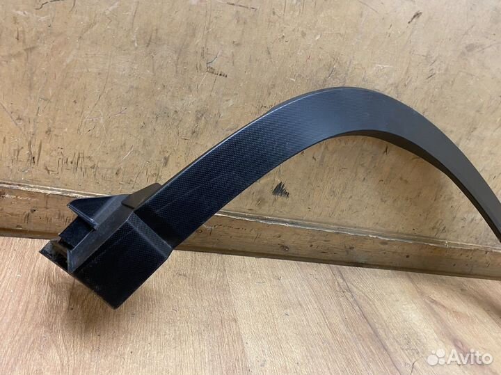 Накладка крыла переднего правого Subaru Forester S