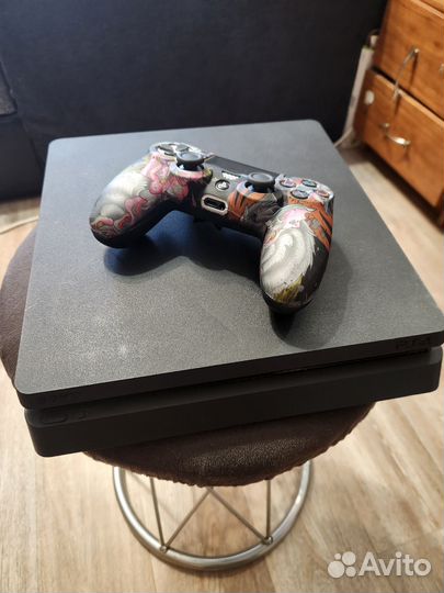 Sony playstation 4 slim