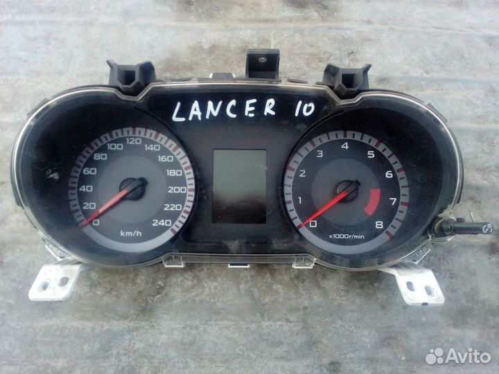 Панель приборов Mitsubishi Lancer 10