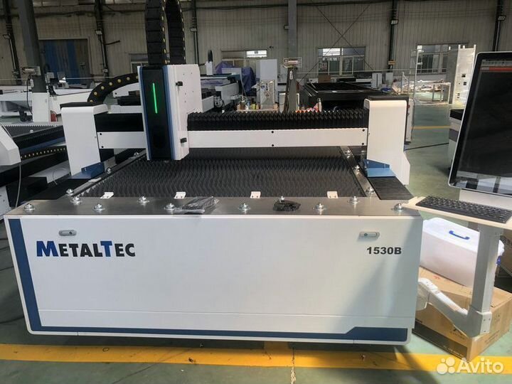 Оптоволоконный лазерный станок с чпу MetalTec 1530