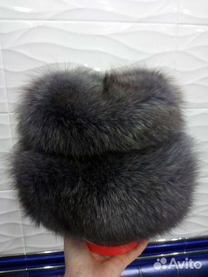 Женские меховые шапки