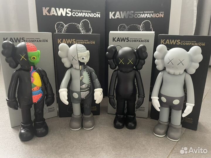 Фигурка kaws