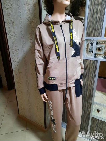 Спортивный костюм женский новый